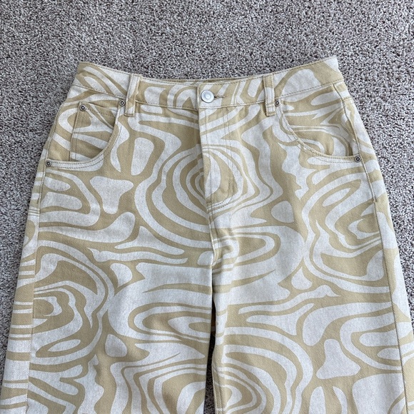 Tiger Mist • Sergio Tan and White Swirl Print Straight Leg Jeans - Picture 2 of 16